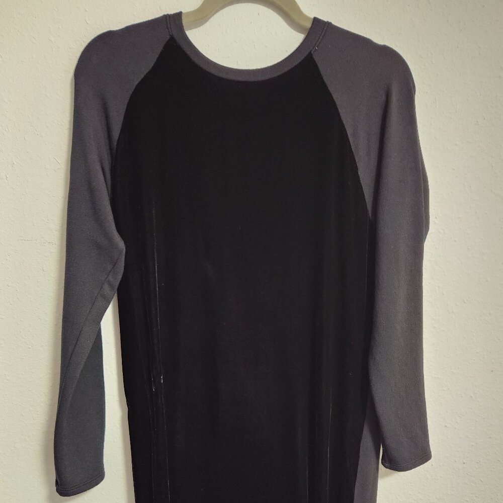 Velvet by Graham and Spencer Long Sleeve Velour Soft Cocktail Party Dress Small
